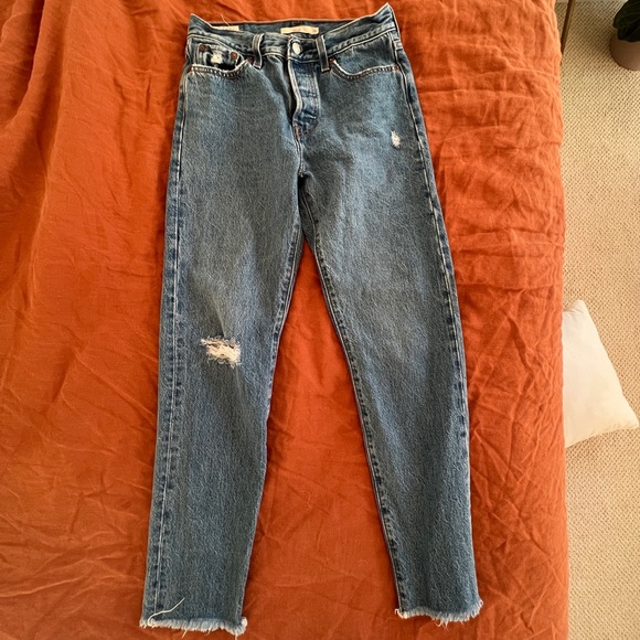 Levi Wedgie Jeans - Picture 2 of 3
